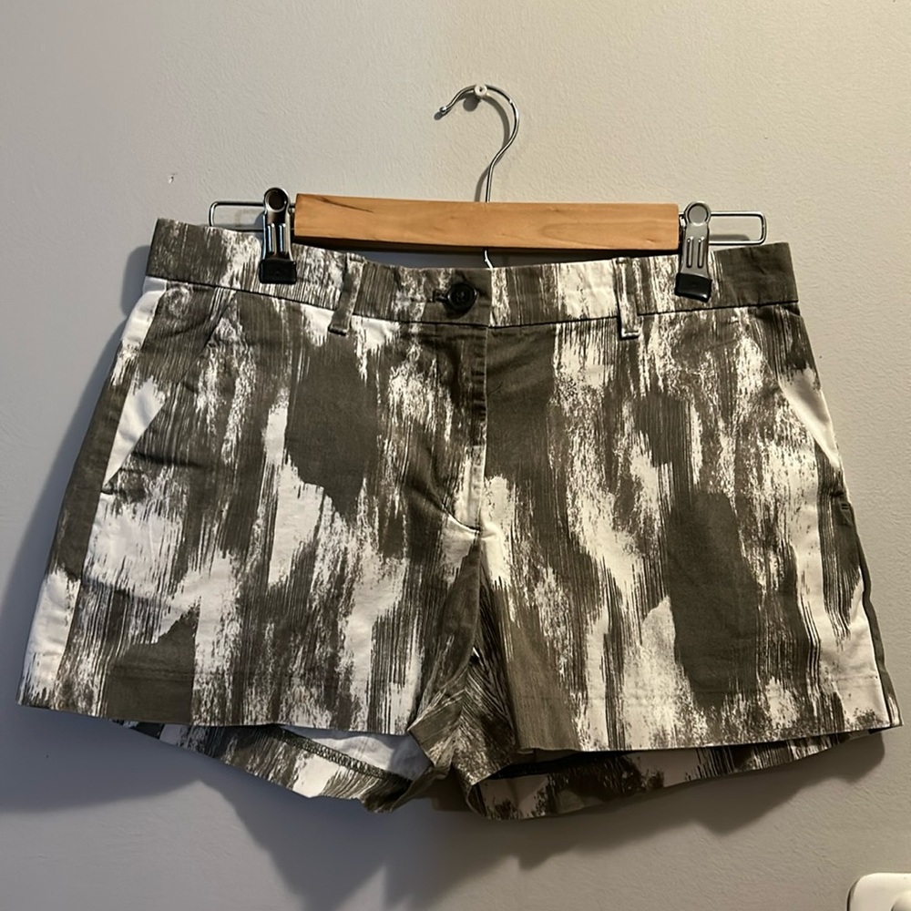 Summer shorts khakis by Gap